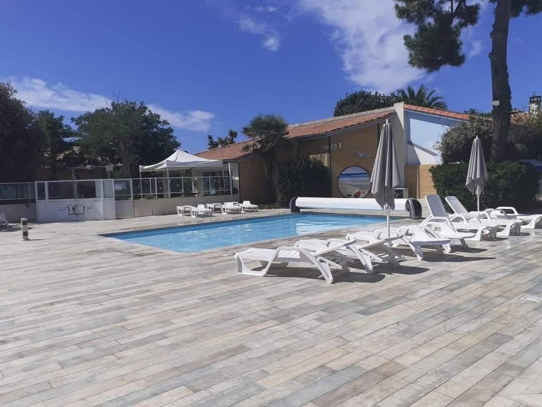 Parc Residentiel A La Cotiniere, Piscine, Proche Plage, Nature & Calme 外观 照片